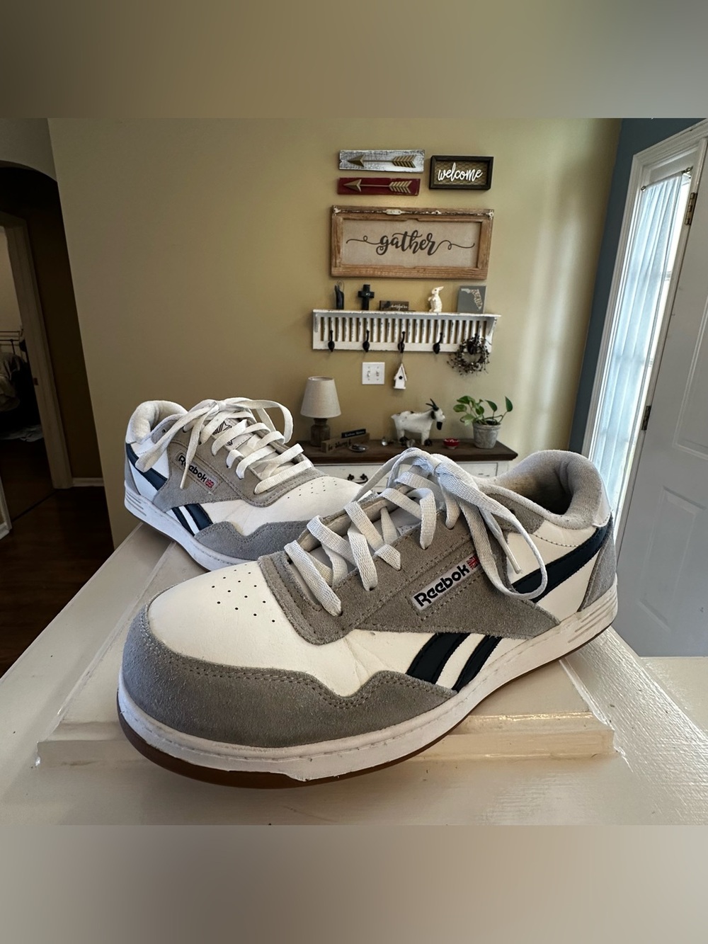 Reebok Men’s Sneakers Size 10W White Gray Black RB4155 Leather Upper WIDE